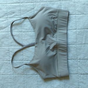 Lululemon sports bra size 6